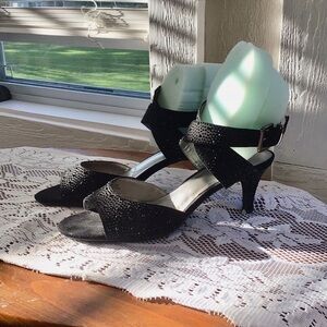 Gorgeous Black J. Renee Beaded Healed Sandals Sz. 11